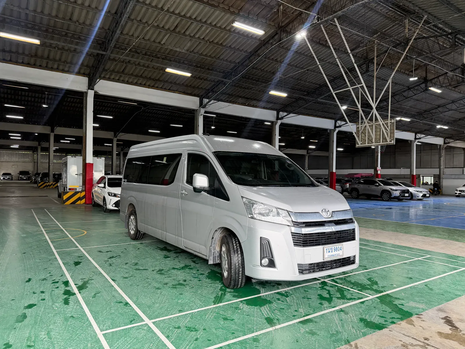 Toyota COMMUTER 2.8 MT ปี 2021 — รูปที่ 2