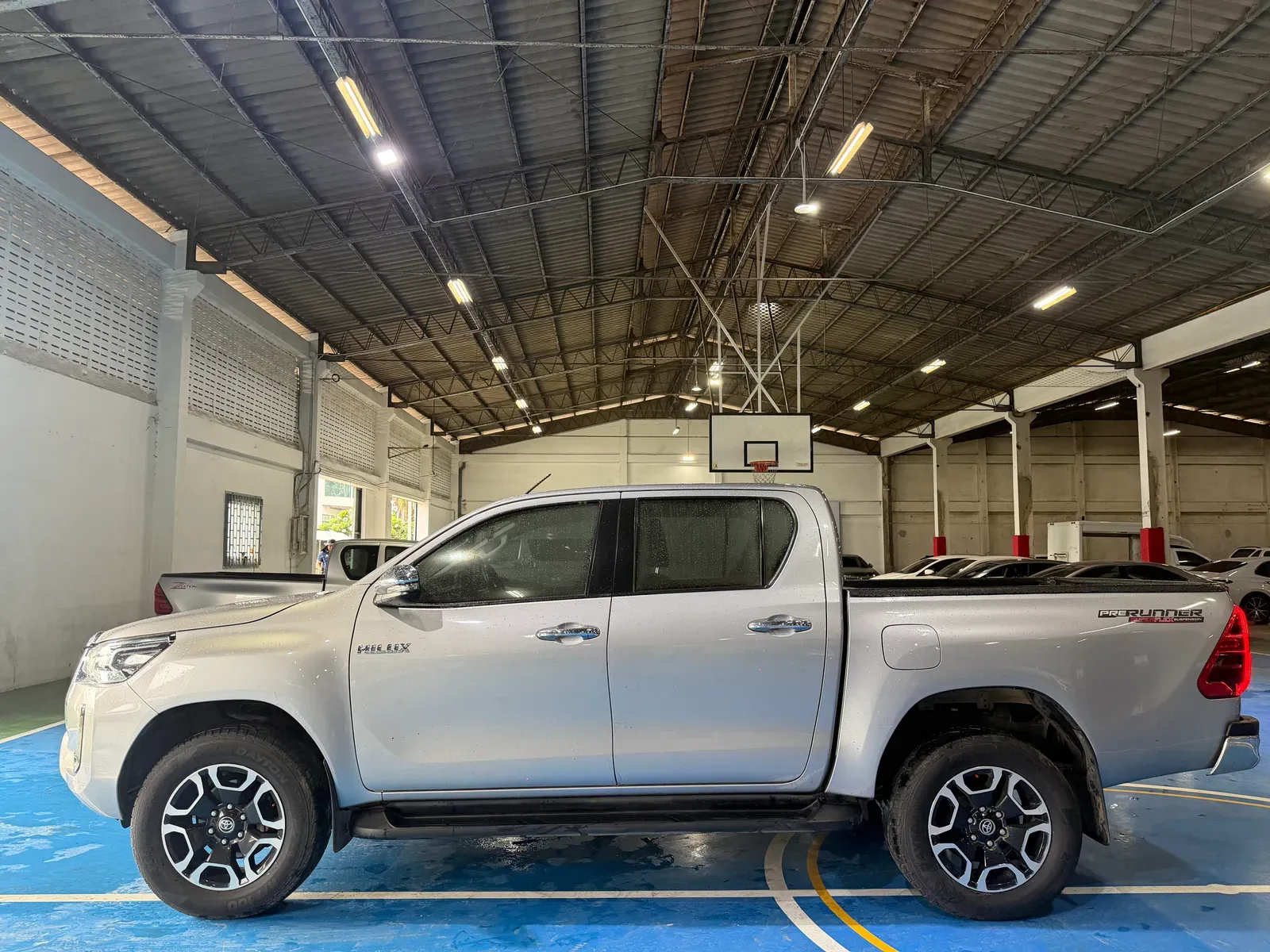 Toyota HILUX REVO D-CAB Prerunner 2.4 MID AT 2WD ปี 2021 — รูปที่ 2