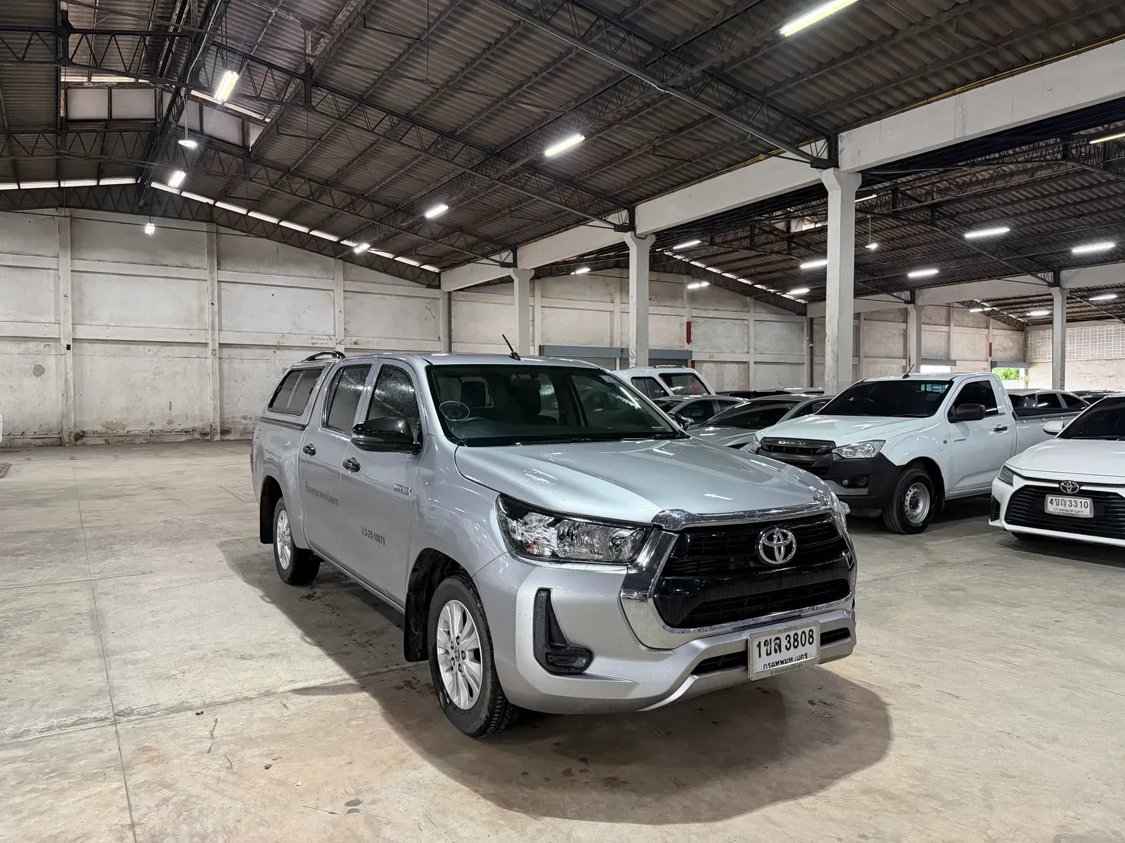 Toyota HILUX REVO D-CAB Z Edition 2.4 Entry AT 2WD มือสอง ปี 2021 สีเทา สาขาบางนา